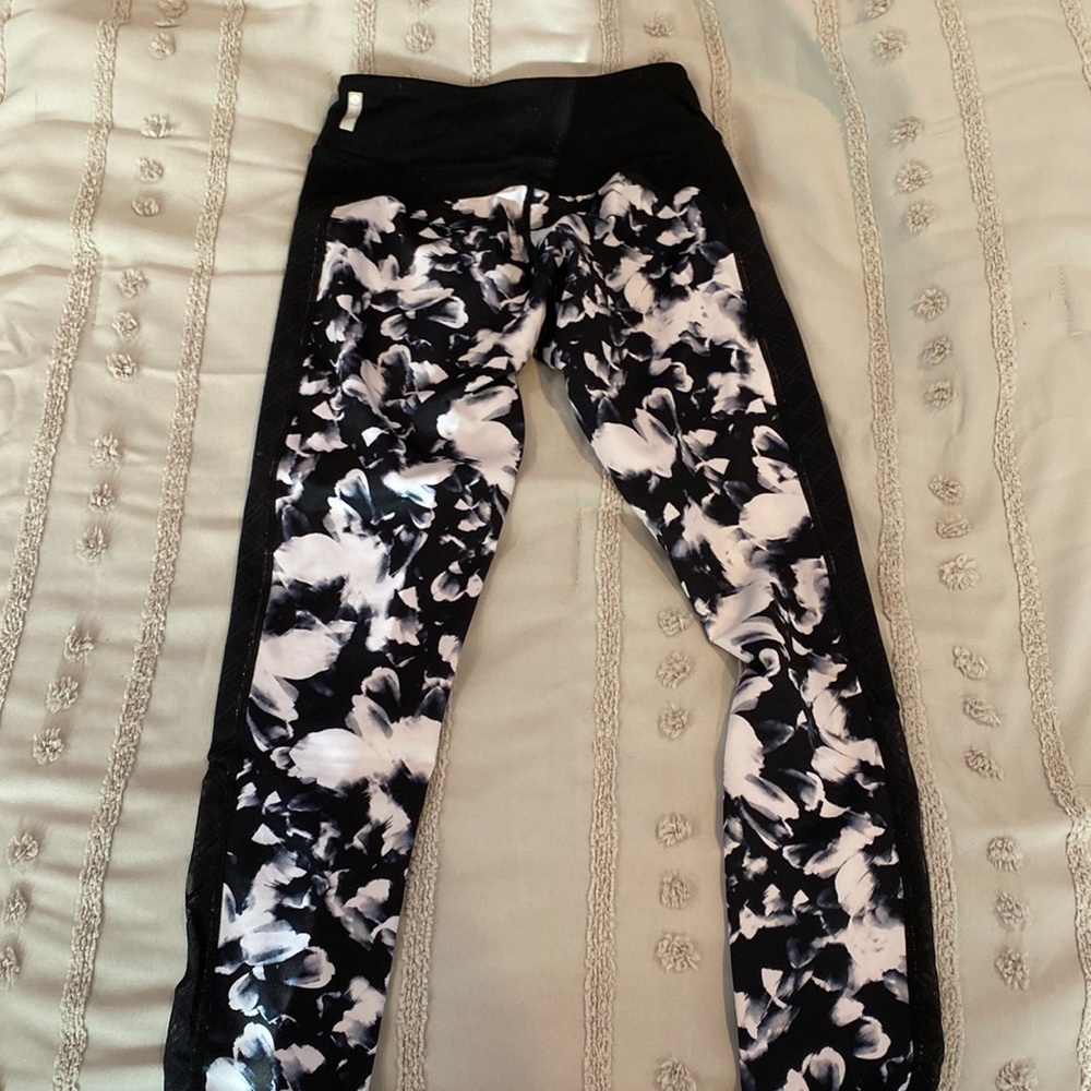 Black Floral Zella Leggings